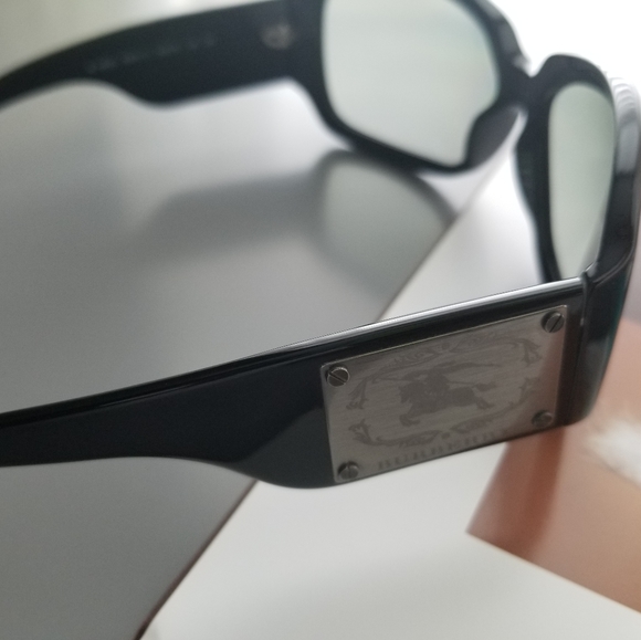 BURBERRY Sunglasses Italy - Picture 12 of 14